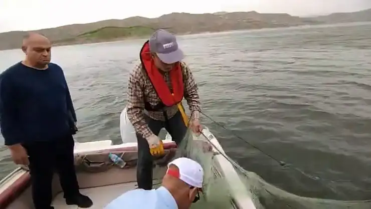 Elazığ'da kaçak avlanmayı önlemek için ekipler yoğun mesai harcıyor