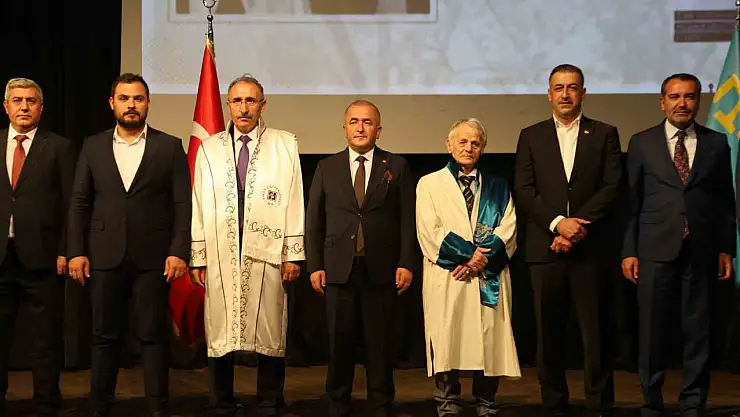 Elazığ'da Kırım Tatar Türk Halkı Milli Lideri Mustafa Abdülcemil Kırımoğlu'na fahri doktora verildi