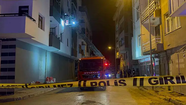 Elazığ'da korkutan yangın: 1 kişi dumandan etkilendi