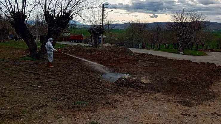 Elazığ'da larva ile mücadele sürüyor