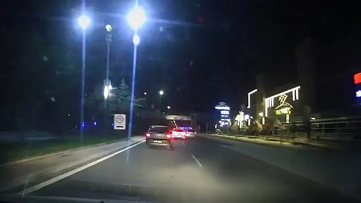 Elazığ'da makas atan sürücü kameralara yansıdı