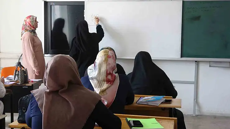 Elazığ'da okuma yazma seferberliği sürüyor