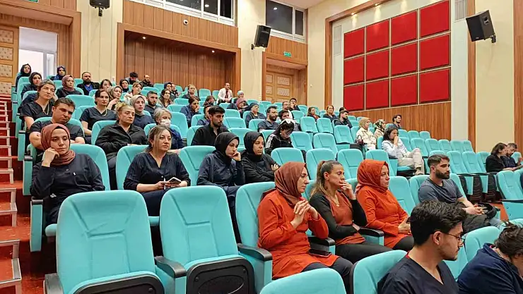 Elazığ'da sağlık çalışanlarına aşı ve transferleri hakkında bilgi verildi