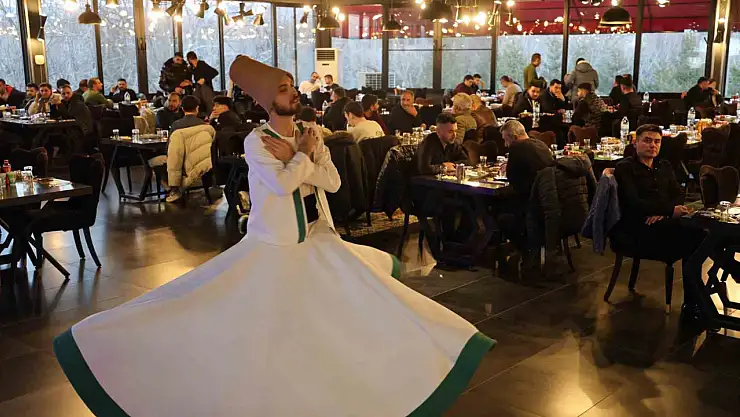 Elazığ'da sema gösterisi eşliğinde iftar programı mest etti