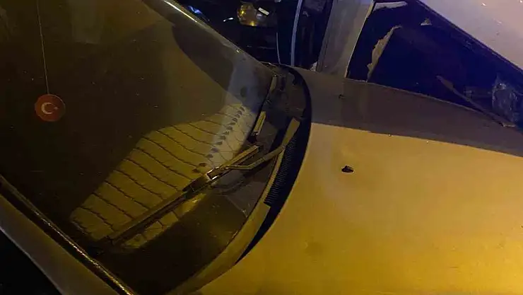 Elazığ'da takla atan otomobil, park halindeki araçlara çarptı