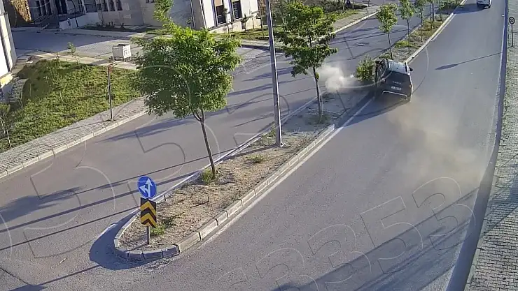 Elazığ'da trafik kazası kameralara yansıdı