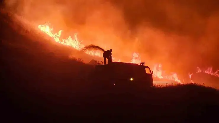 Elazığ'da yangın: Köy tedbir amaçlı boşaltılıyor