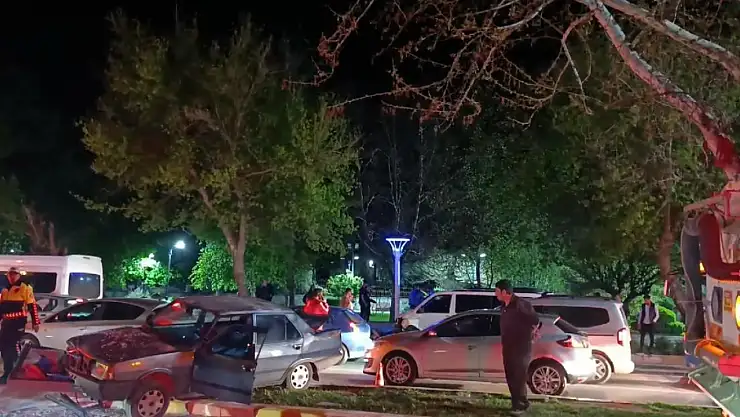 Elazığ'da zincirleme trafik kazası: 2 yaralı