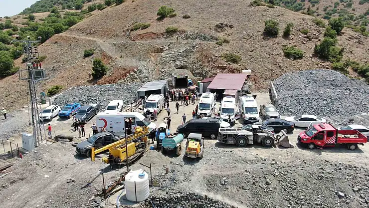 Elazığ'daki göçükte çalışmalar 4 saattir sürüyor: maden ocağı dron ile görüntülendi