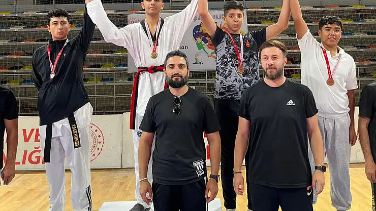 Elazığ erkek takımı taekwondoda şampiyon oldu