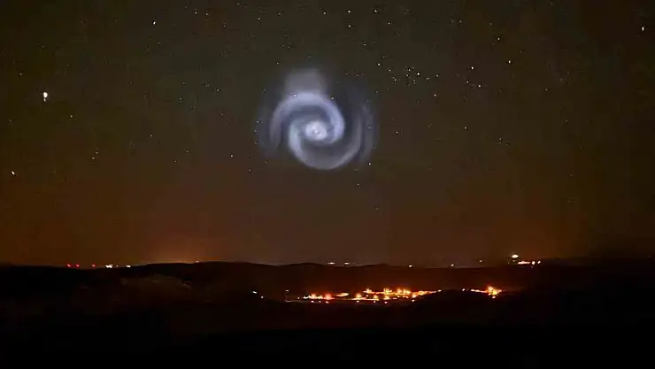 Elazığ semalarında heyecanlandıran görüntü: Sprial cisim merak uyandırdı
