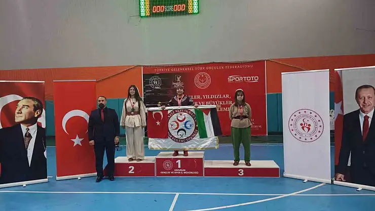 Elazığlı kemankeşlerden Erzurum'da büyük başarı