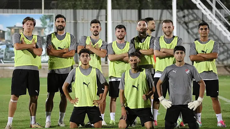 Elazığspor'da Erzurum kampı 29 futbolcu ile başladı