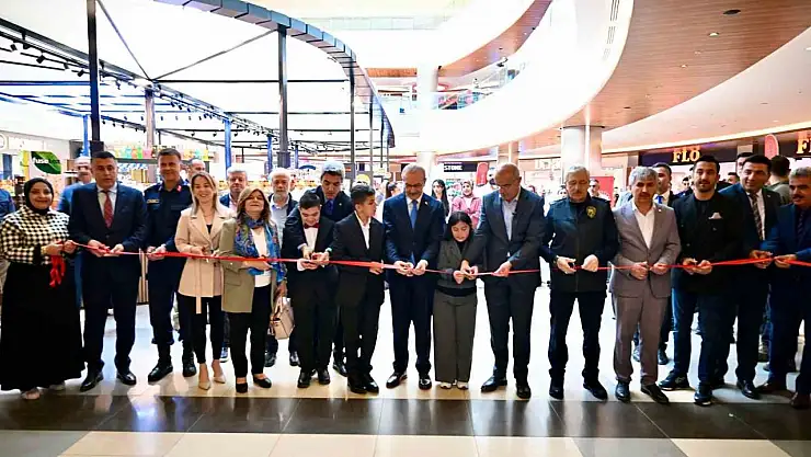 Engelliler Haftası'na özel sergi MalatyaPark AVM'de açıldı