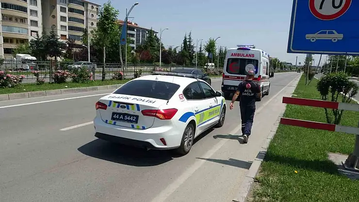 Eşi ile tartışan kadın seyir halindeki araçtan atladı