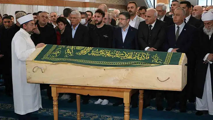 Et ve Süt Kurumu Genel Müdürü Kayhan memleketi Diyarbakır'da son yolculuğuna uğurlandı