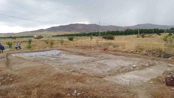 Eti Bakır,  Elazığ'daki Salkaya kazılarına destek oldu