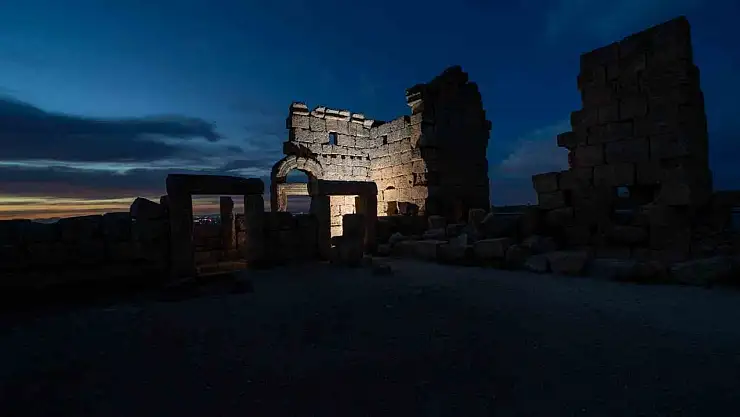 Fotono21, Zerzevan Kalesi'nde Işıkla Boyama Atölyesiyle geceyi sanata dönüştürdü