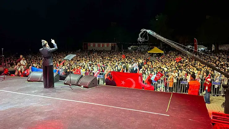 FÜ 50. yıl festivali Azerin'in unutulmaz konseriyle sona erdi