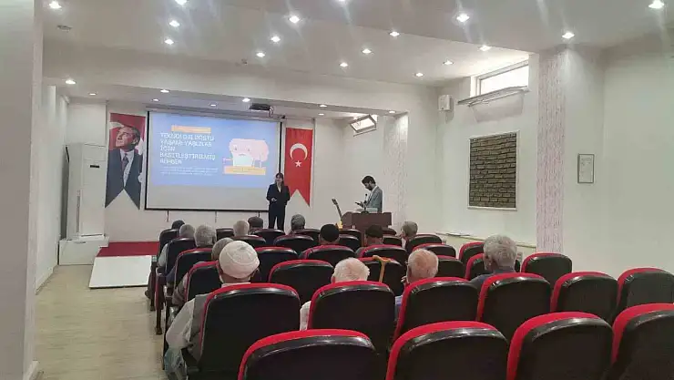 FÜ öğrencileri yaşlılarla buluştu