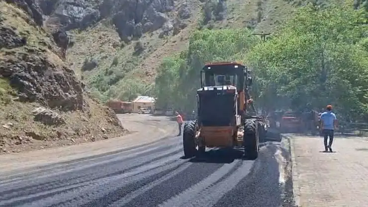 Her yıl on binlerce aracın kullandığı yolda çalışma