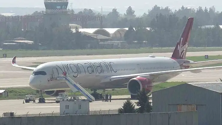 Hindistan'a giden İngiliz uçağı rahatsızlanan yolcu için Diyarbakır'a zorunlu iniş yaptı