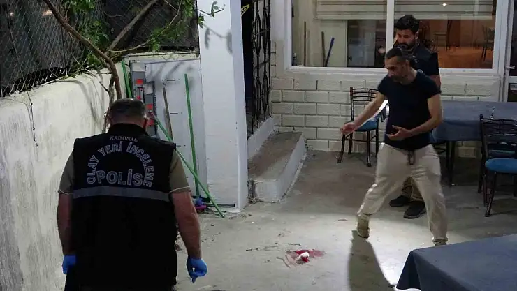 Husumetlisini kıraathanede oyun oynarken pompalı tüfekle yaraladı