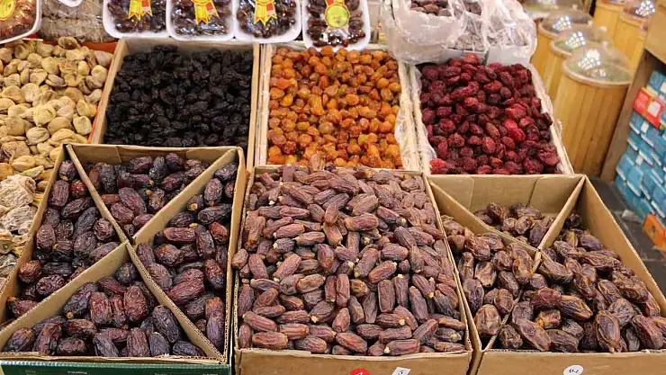 İftar sofralarını süsleyen hurmalar, tansiyon dengeleyip, kalp ritmini düzenliyor