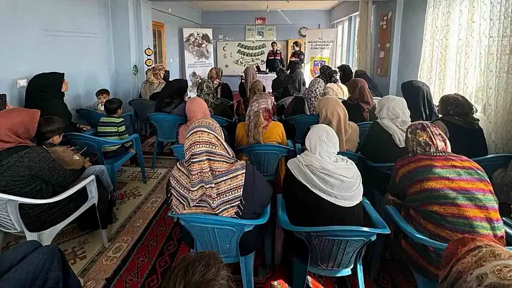 Jandarmadan kadınlara KADES bilgilendirmesi