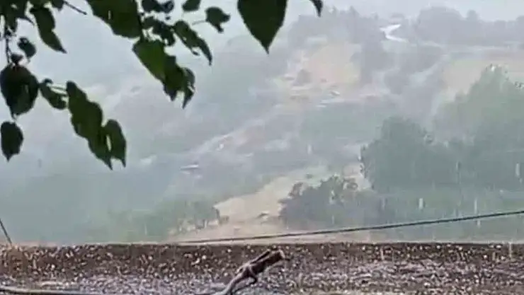 Karakoçan'da dolu yağışı