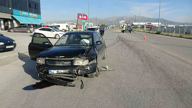 Kazaya karıştı, aracını bırakıp kaçtı