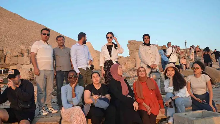 Kültürler Nemrut'ta buluştu