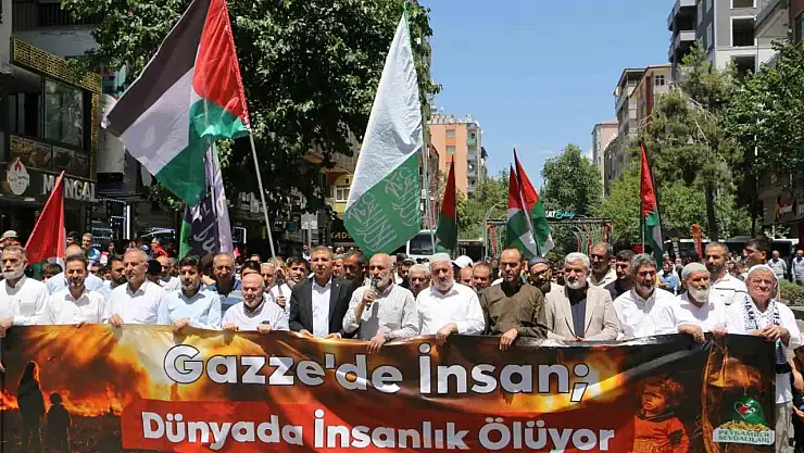 Leman dergisi Diyarbakır'da protesto edildi