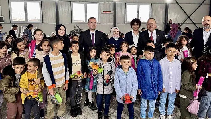 MAGİNDER'den Samanköy Konteyner Kent'te bayram sevinci