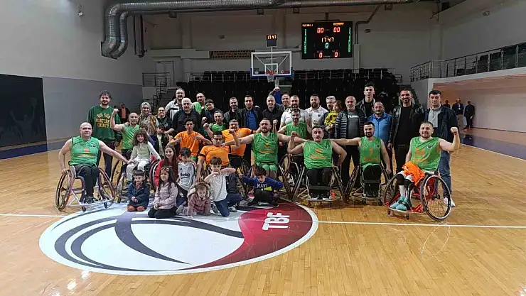 Malatya Büyükşehir Belediyesi Tekerlekli Basketbol Takımı şampiyonluğa ulaştı