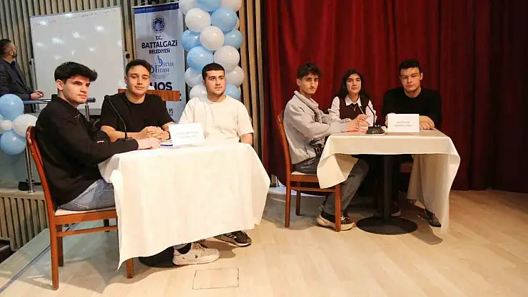 Malatya'da 'Şampiyon kim?' bilgi yarışmasında ilk turlar başladı