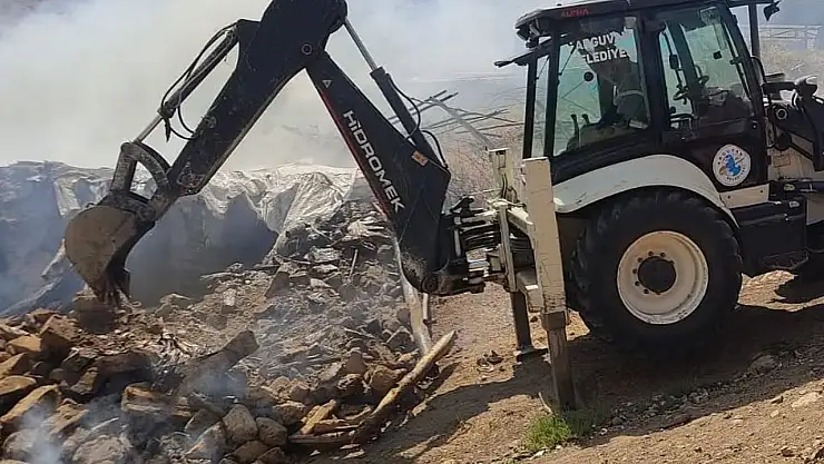 Malatya'da ahır yangını: 10 küçükbaş hayvan telef oldu