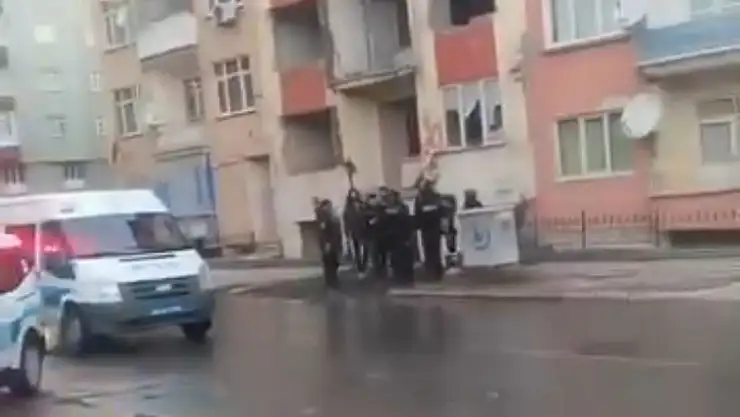 Malatya'da bir kişi ağır hasarlı binada ölü bulundu