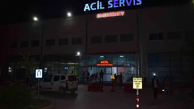 Malatya'da bir kişi ayırmaya çalıştığı kavgada bıçakla ağır yaralandı