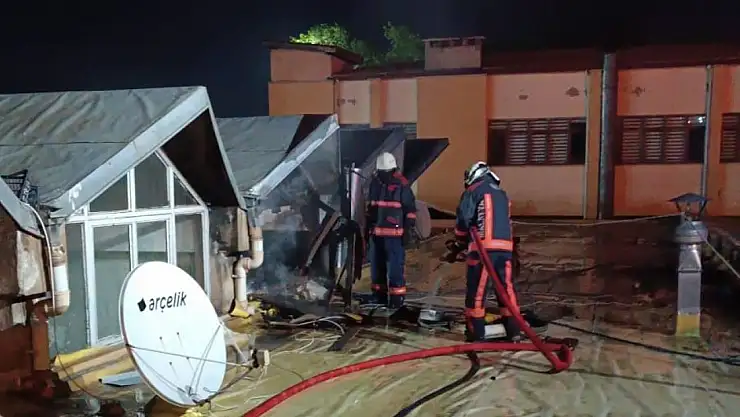 Malatya'da çatı yangını korkuttu