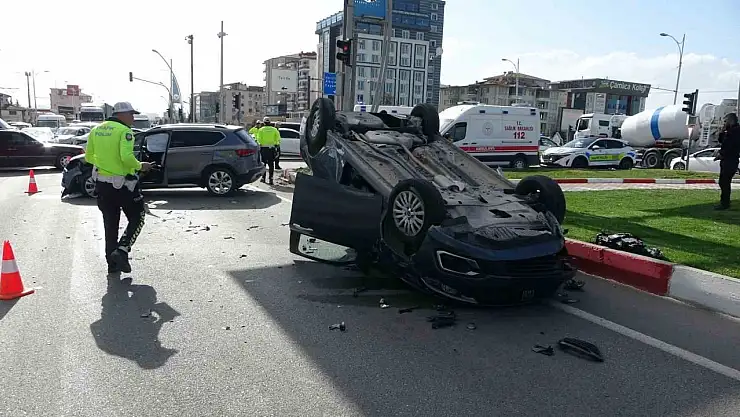 Malatya'da cip ile çarpışan otomobil ters döndü: 2 yaralı