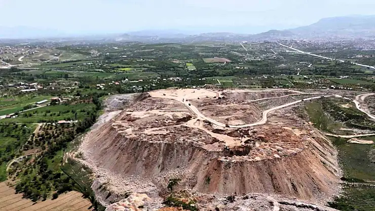 Malatya'da depremin izleri dağ oldu