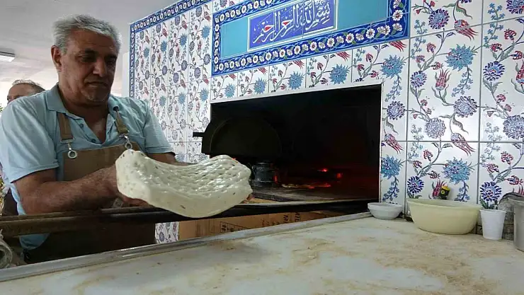 Malatya'da fırıncıların 300 derecelik ateşle mücadelesi