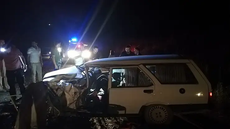 Malatya'da hafif ticari araç ile otomobil çarpıştı: 8 yaralı