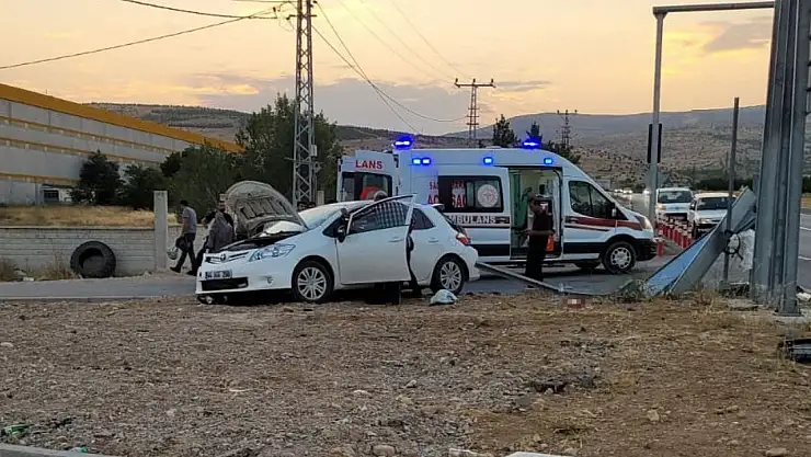 Malatya'da iki otomobil çarpıştı: 1 ölü, 2 yaralı