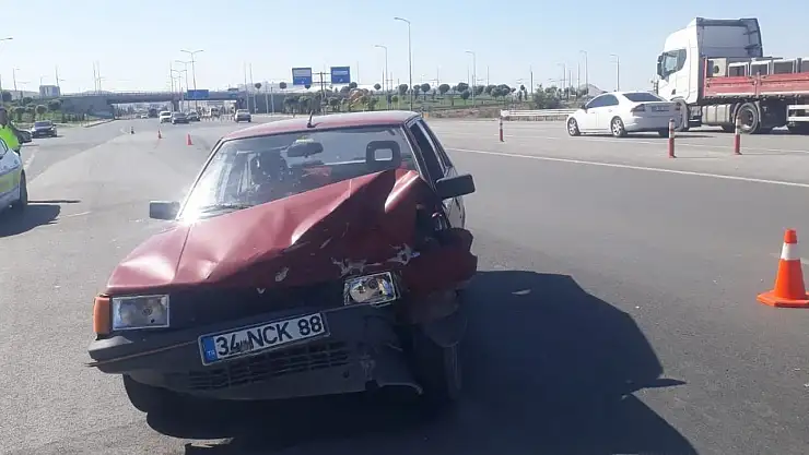 Malatya'da iki otomobil çarpıştı: 2 yaralı