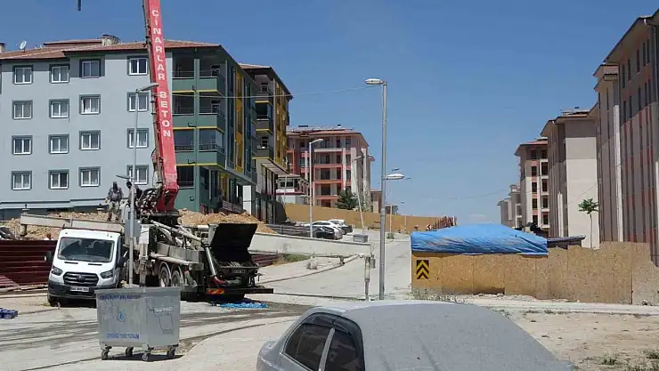 Malatya'da inşaat alanındaki çukura düşen işçi yaralandı