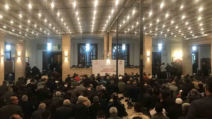 Malatya'da Kadir Gecesi'nde camiler doldu taştı