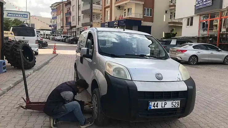 Malatya'da lastikçilerde bahar yoğunluğu