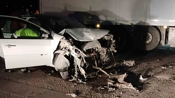 Malatya'da tır ile otomobil çarpıştı: 3 yaralı